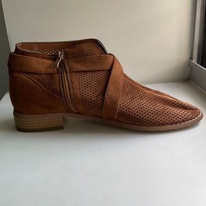 Tan suede Boots